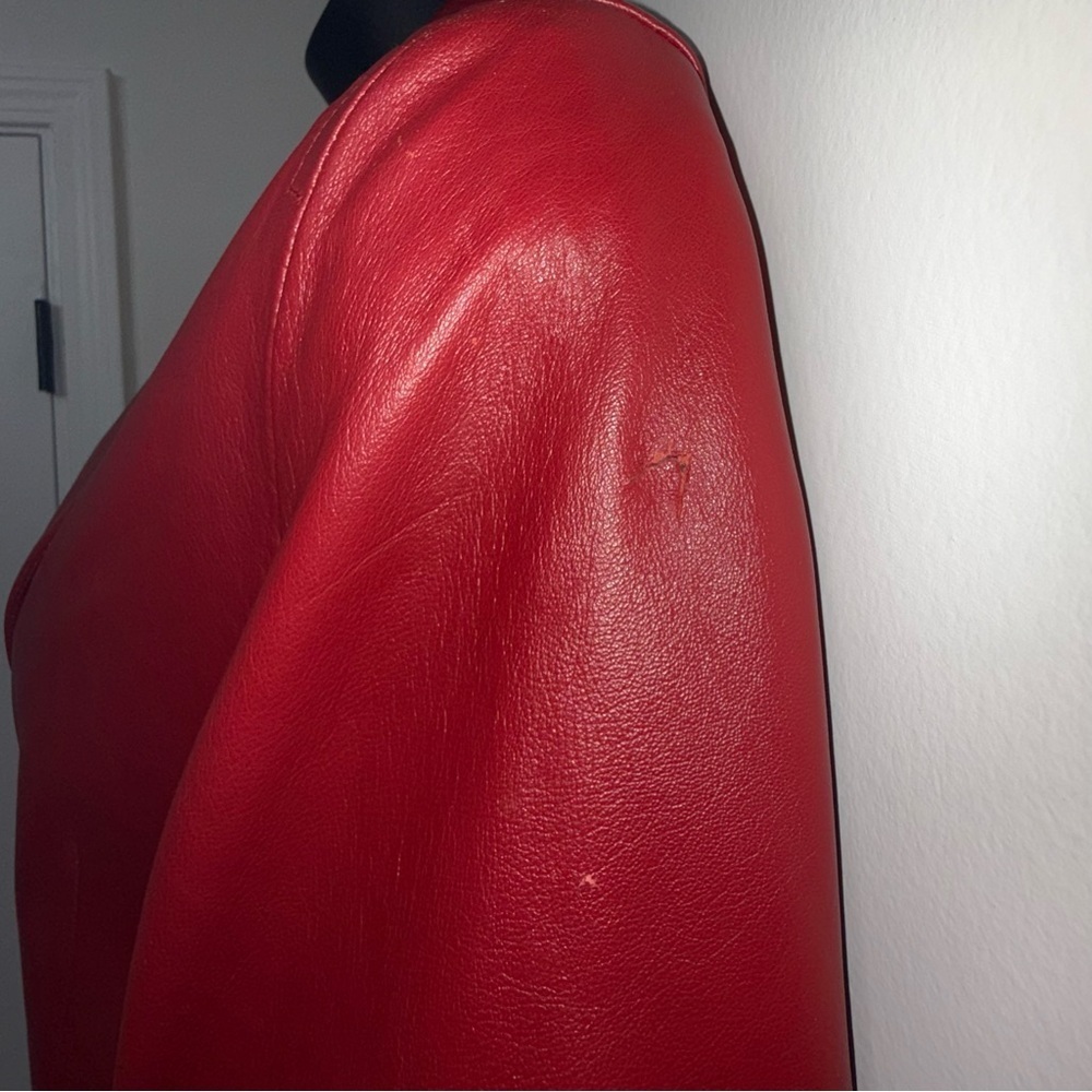 Elegant Red Leather Women's Blazer - Picture 7 of 10